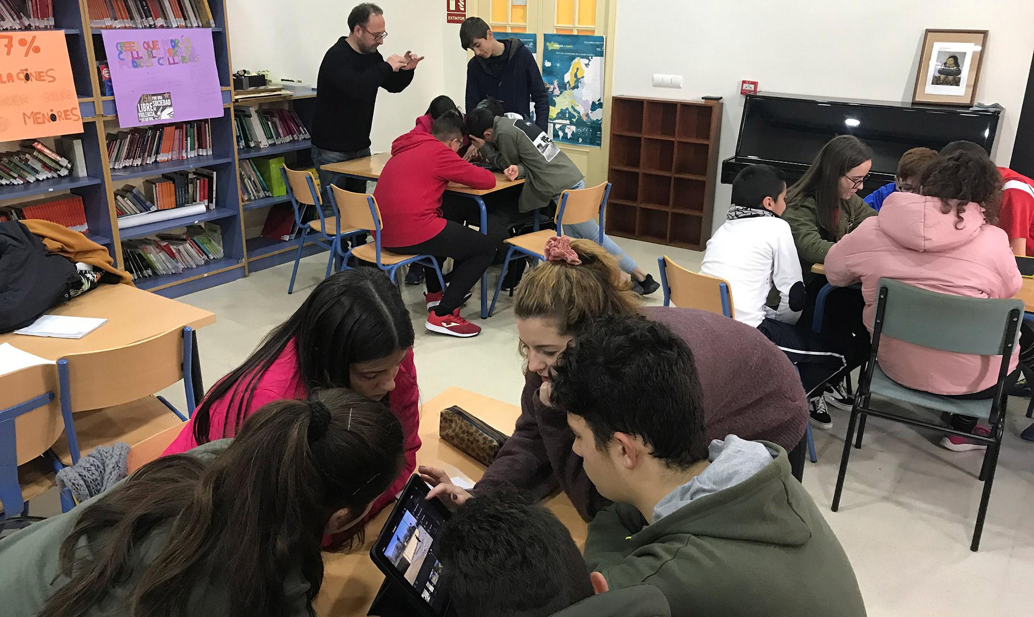 La ESCAC – Cine Base lleva su programa de asistencia al aula a Andalucía