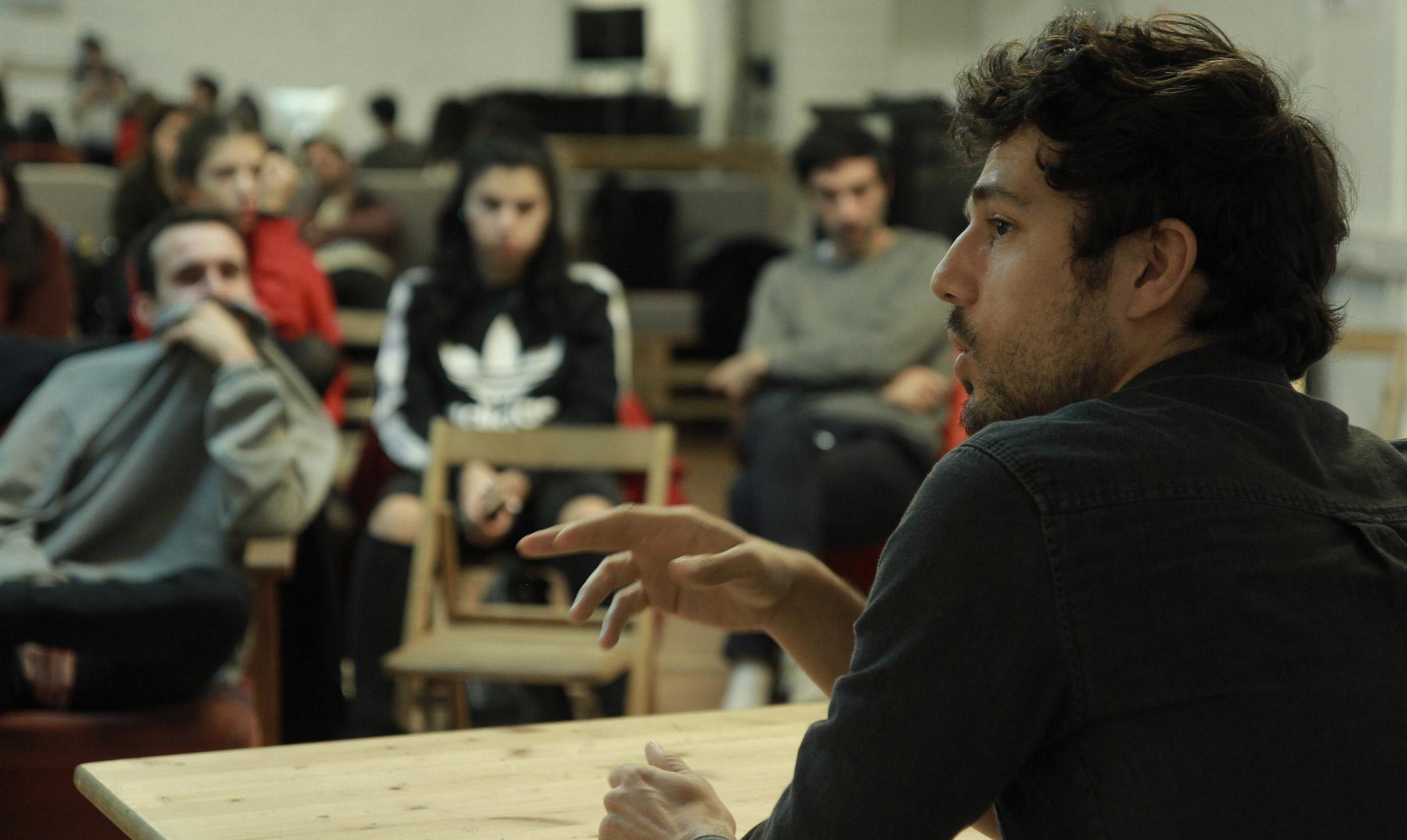 El cineasta Lois Patiño visita ESCAC